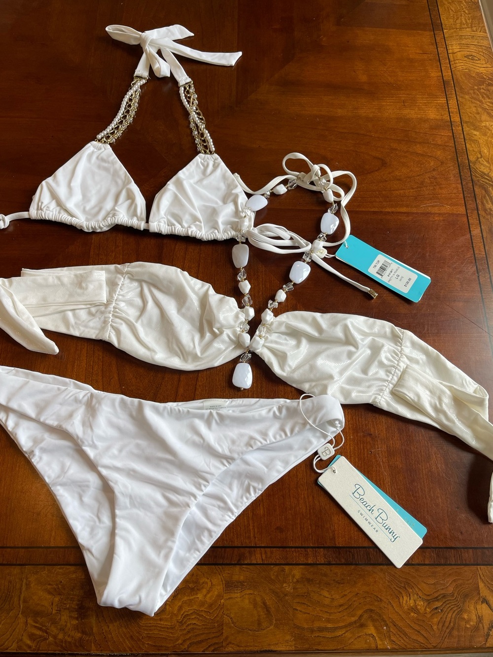 Lot of two large white tops with pearl theme and one xl bottoms full coverage - Picture 7 of 15